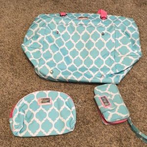 Super cute large tote with matching accessory bags